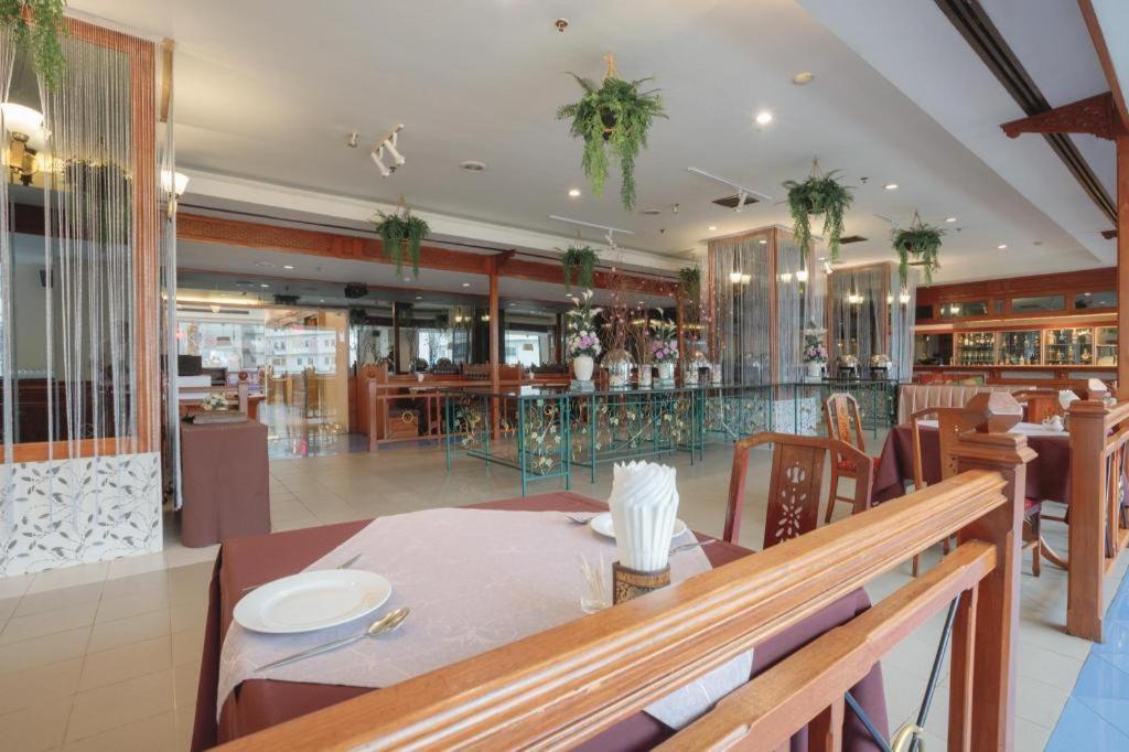 K.P. Grand Hotel צ'נטאבורי מראה חיצוני תמונה