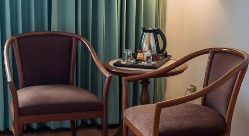 K.P. Grand Hotel צ'נטאבורי מראה חיצוני תמונה