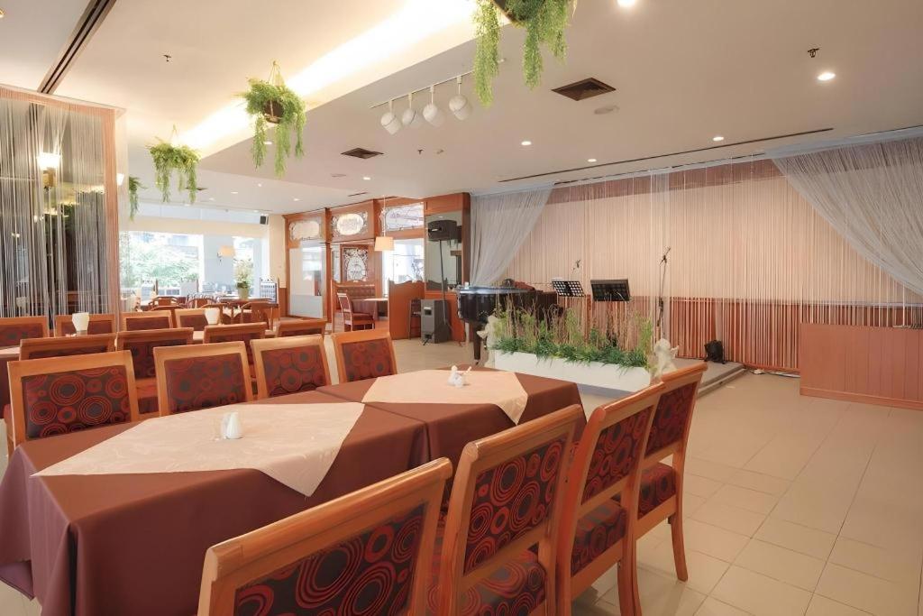 K.P. Grand Hotel צ'נטאבורי מראה חיצוני תמונה