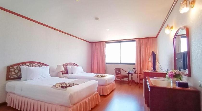 K.P. Grand Hotel צ'נטאבורי מראה חיצוני תמונה