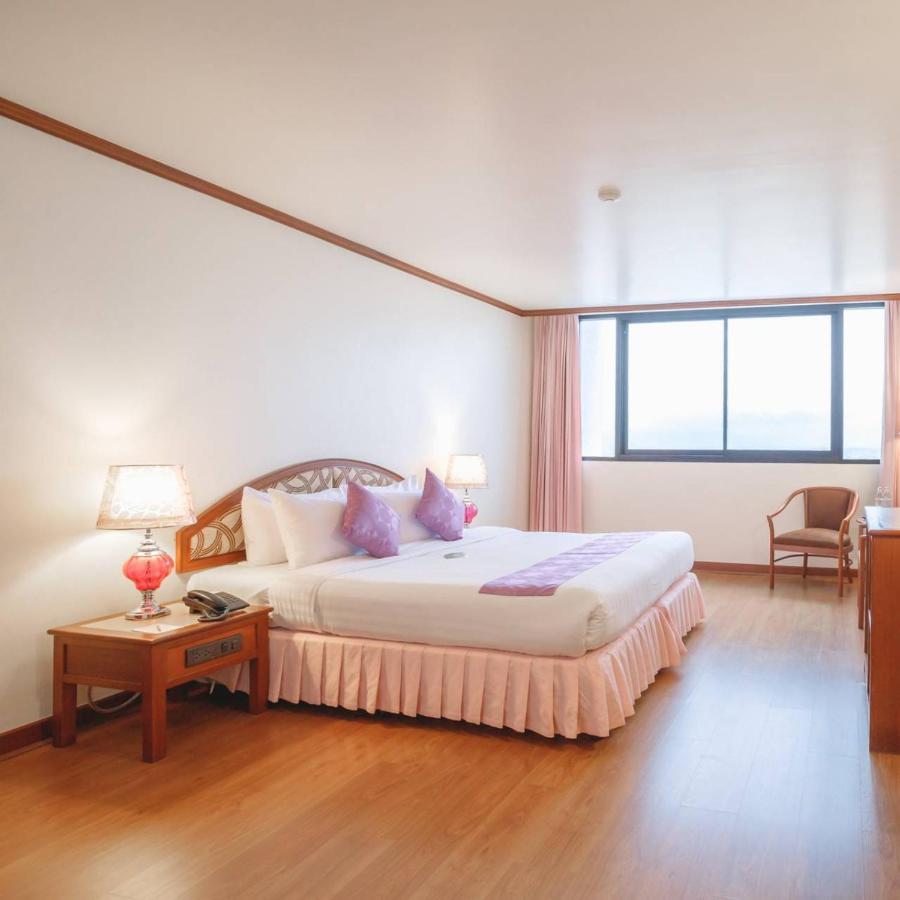 K.P. Grand Hotel צ'נטאבורי מראה חיצוני תמונה